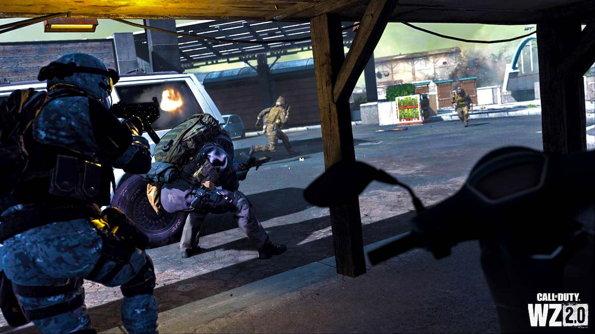 A trio of Call of Duty soldiers fighting an enemy team in Warzone 2.