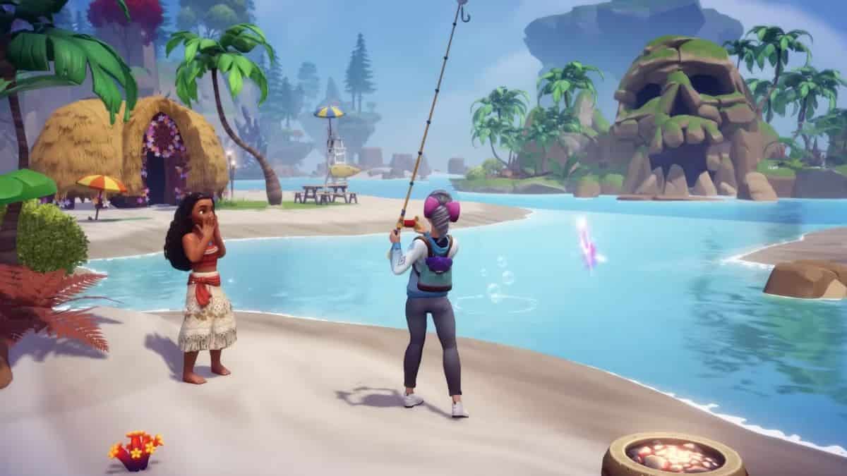 Player reels in a fish on the beach with Moana's help in Disney Dreamlight Valley